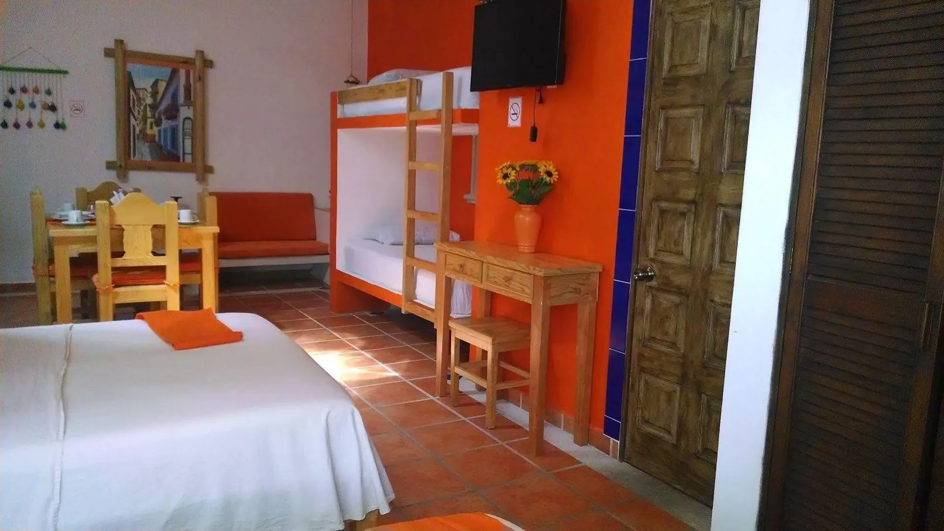 Mexicasa Cancun Hostel