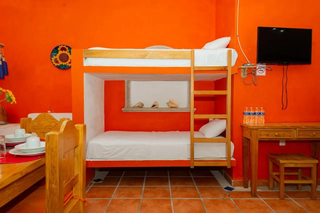 Mexicasa Cancun Hostel